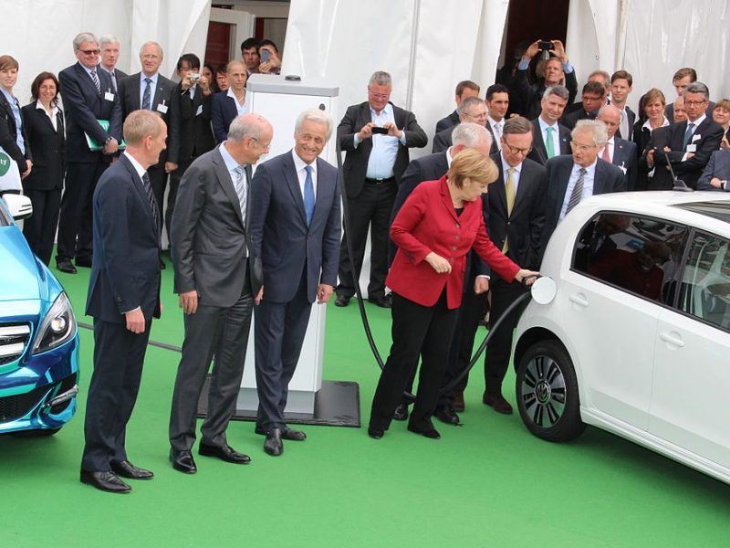 Angela Merkel und die Autobosse