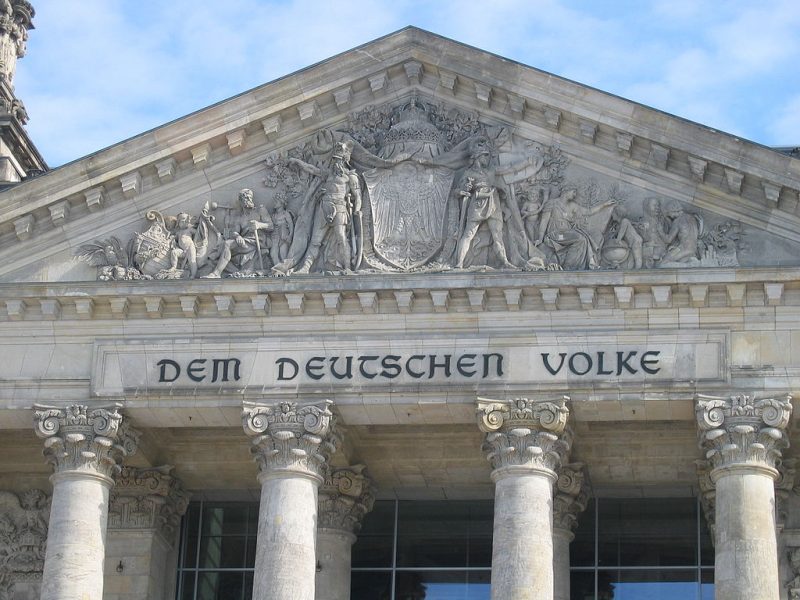 Reichstagsinschrift "Dem Deutschen Volke"