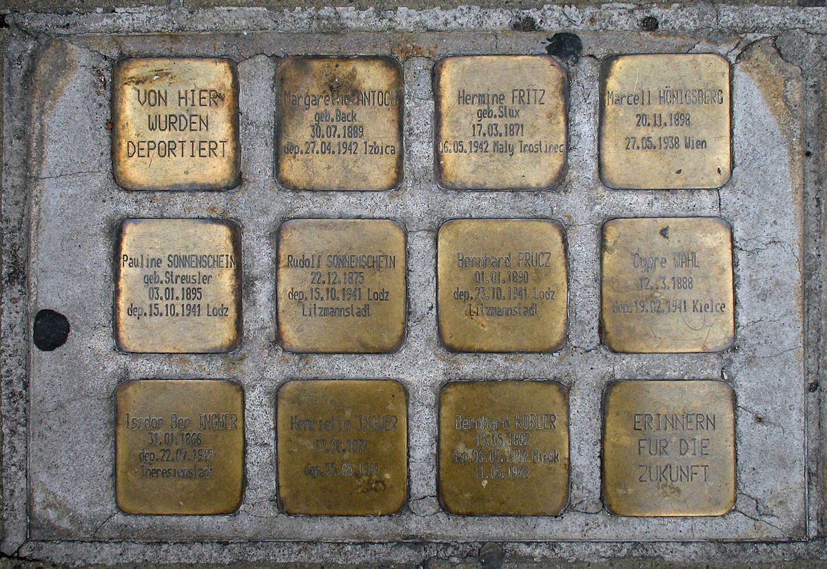 Gedenkobjekte des Projektes „Erinnern für die Zukunft“ in Wien,