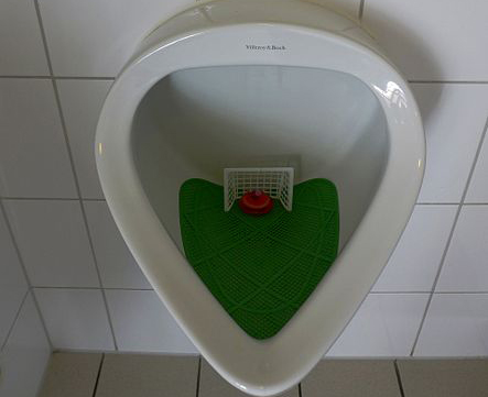 Fußballfeld Urinal