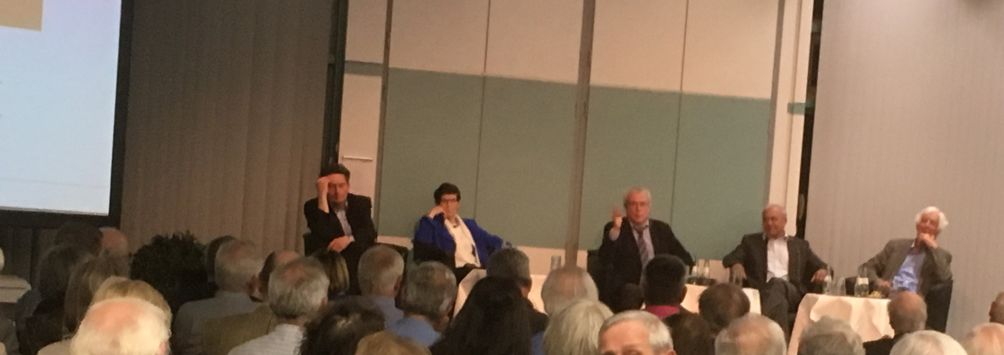 Podiums-Diskussion im Bonner GSI