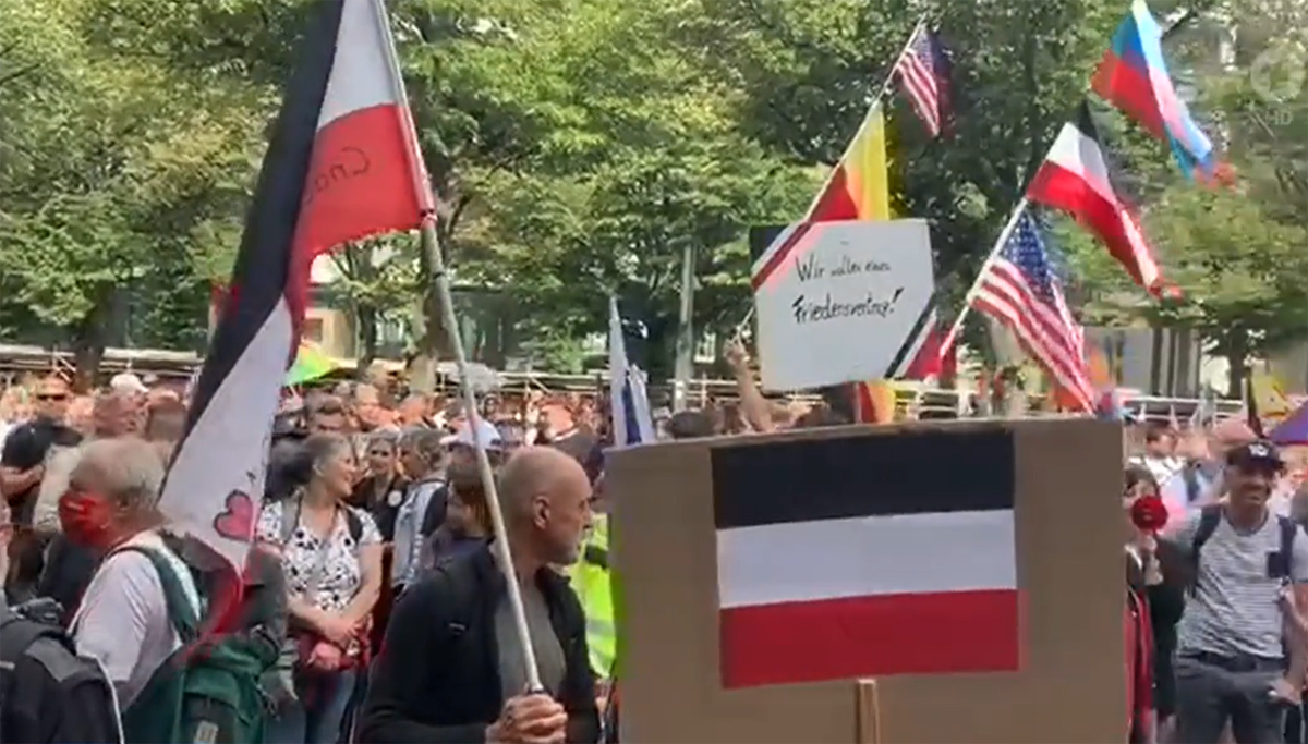 Extremisten bei den Protesten gegen die Corona-Politik am 29.8.2020 in Berlin