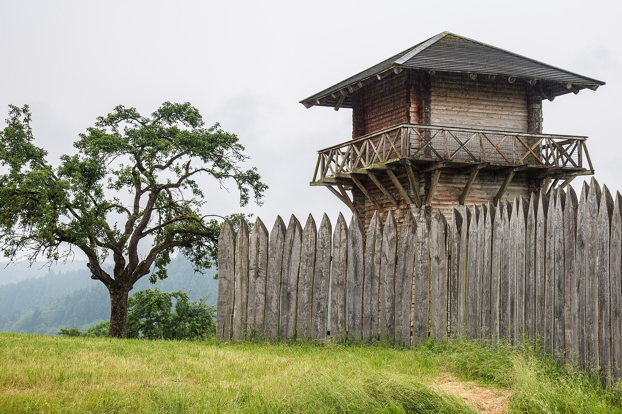 Limes, Wachturm mit Pallisade