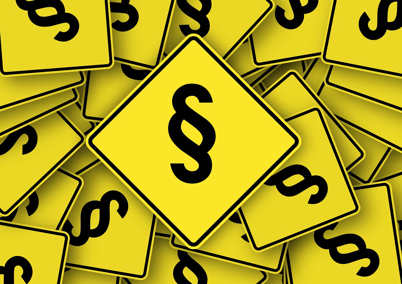 Paragraphen-Schilder