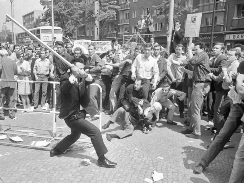 Gealt gegen Studenten und Protestierende beim Schahbesuch am 2. Juni 1967