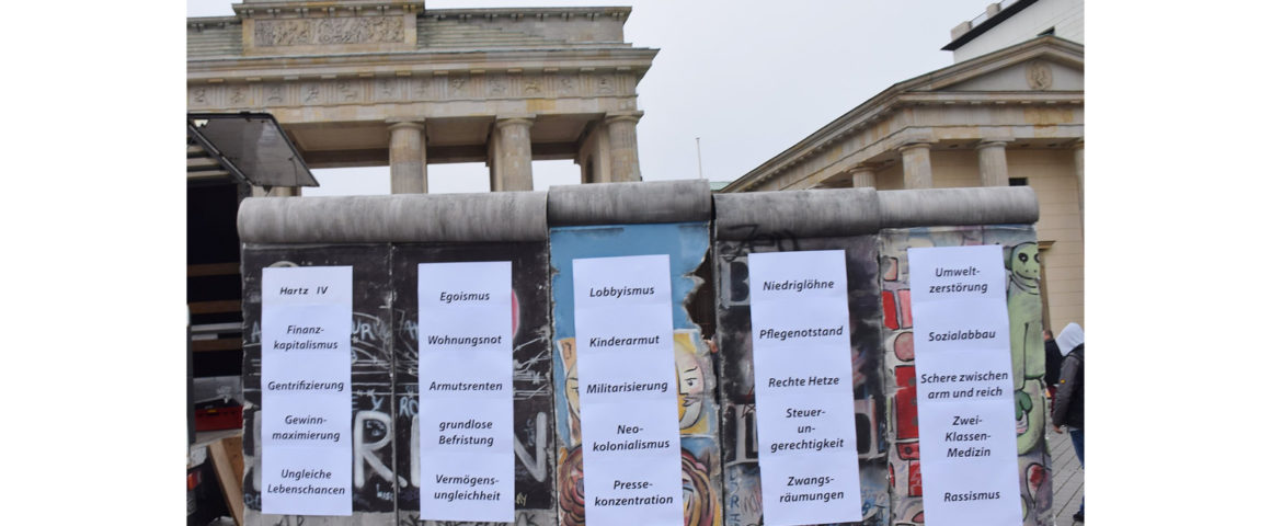 Protestaktion in Berlin gegen Armut