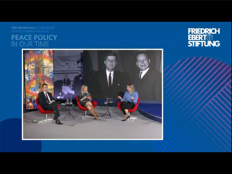 Screenshot von dem Panel der FE-Stiftung mit Nils Schmid und Beatrice Fihn