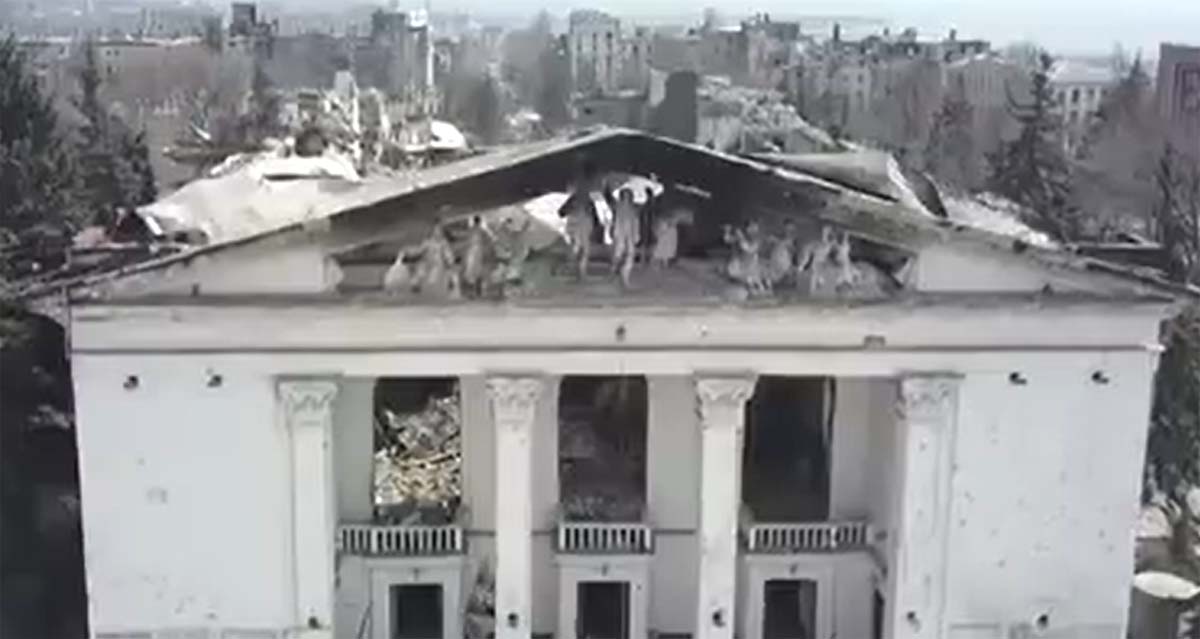 Zerstörtes Theater Mariopul