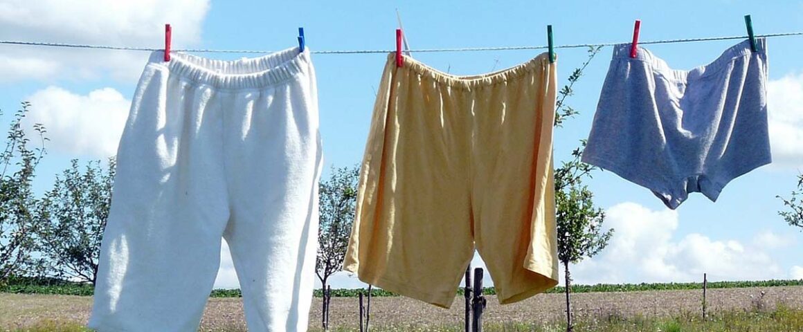 Unterhosen auf Wäscheleine