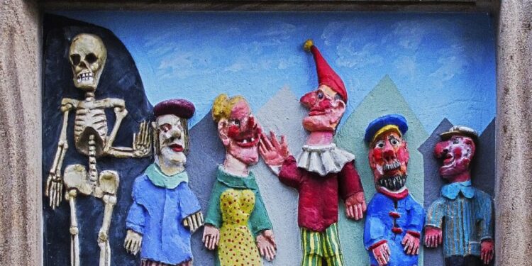 Steinrelief Kasperletheater