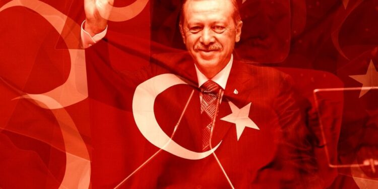 Erdogan hinter Türkeiflagge