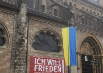 Banner "Ich will Frieden" am Bonner Münster