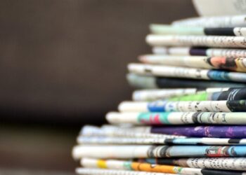 Stapel von Zeitungen