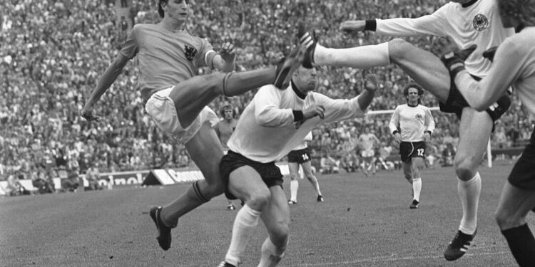 Beckenbauer gegen Johan Cruyff im WM-Finale 1974