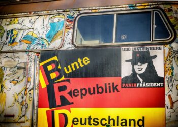 Mauerbild "Bunte Republik Deutschland"