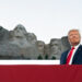 Donald Trump vor Mount Rushmore