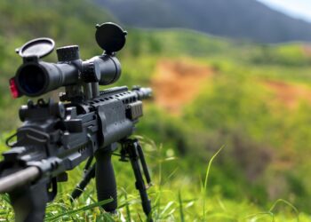 Gewehr mit Zielfernrohr