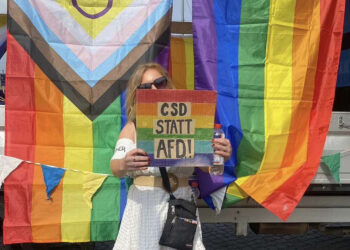CSD statt AfD Plakat von auf.stehengegenrassismus