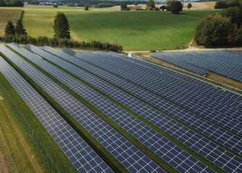 Photovoltaik-Anlage auf Ackerfläche