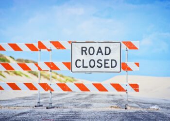 Straßenschild "Road Closed"