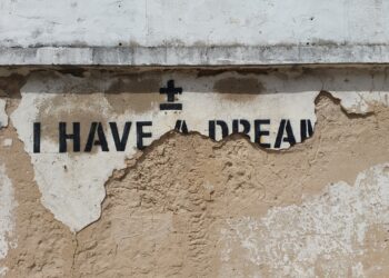 Kaum leserliche Aufschrift auf Hauswand "I have a dream".