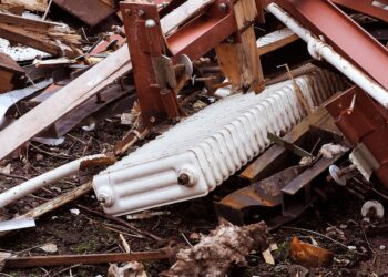 Alter Heizkörper auf dem Schrott