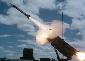 Luftabwehr-Rakete beim Abschuß