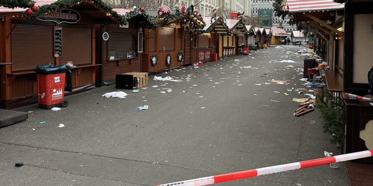Weihnachtsmarkt Magdeburg am Tag nach dem Terroranschlag
