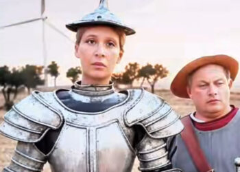 Weidel in Verkleidung als "Don Quijote", der gegen Windmühlen kämpft.Screenshot aus Tik Tok