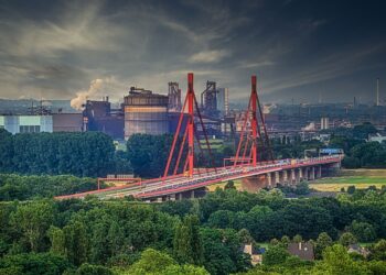Luftbild .Ansicht auf Rheinbrücke bei Moers und Duisburg