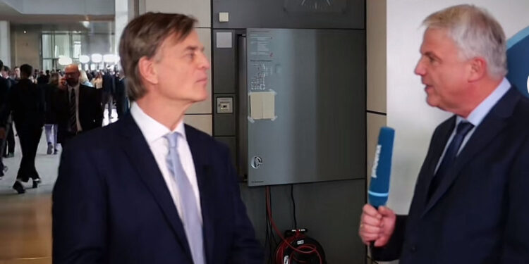 Interview mit Bernd Baumann von der rechtsextremistischen AfD