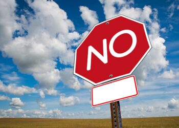 Stoppschild mit der Aufschrift "no"