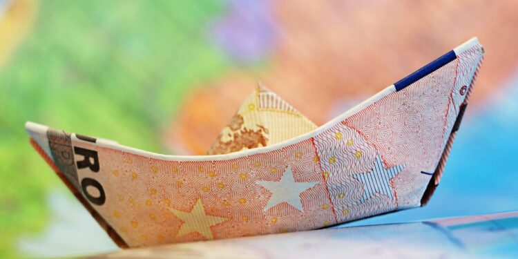 Schiffchen aus Euroscheinen