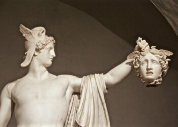 Statue des Perseus mit dem abgeschlagenem Kopf der Medusa