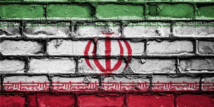 Mauer mit aufgemalter Iranischen Flagge