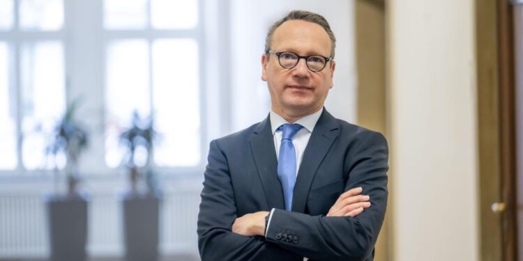 Minister der Justiz Dr. Benjamin Limbach Quelle: Quelle: Justiz NRW