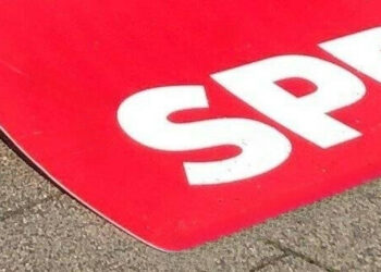 SPD-Wahlplakat auf dem Boden