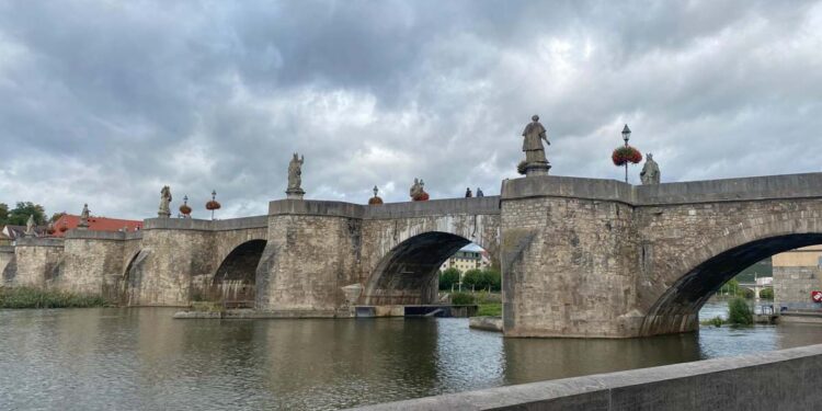 Alte Mainbrücke in Würzburg