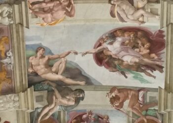 Die Erschaffung Adams, Deckenfresko von Michelangelo Buonarroti in der Sixtinischen Kapelle in Rom.