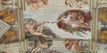 Die Erschaffung Adams, Deckenfresko von Michelangelo Buonarroti in der Sixtinischen Kapelle in Rom.