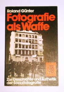 Buchttitel "Fotografie als Waffe"