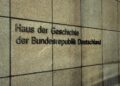 Außenwand Eingangsbereich Haus der Geschichte