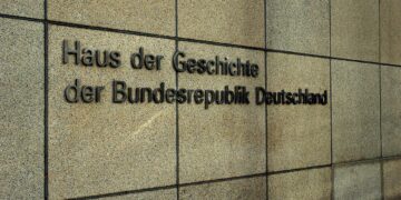 Außenwand Eingangsbereich Haus der Geschichte