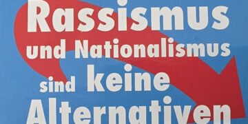 Aufkleber gegen Rassismus und Nationalismus. Gegen AfD