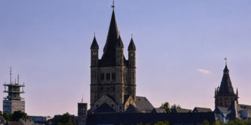 SIlhouette von Köln, mit KI bearbeitet (ChatGPT)
